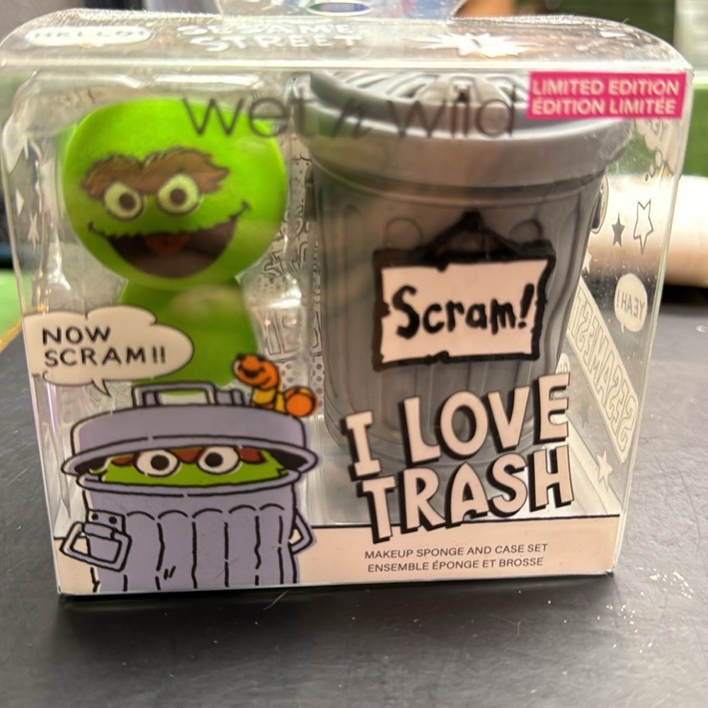 Wet n wild make up sponge